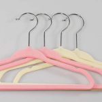 Flocking-Hanger-Metal-Hook-Inserting-Machine