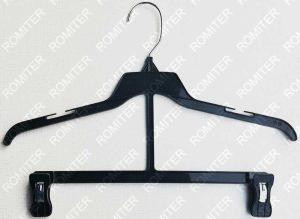 Semi-Automatic Suit Clip Hanger Plastic Peg and Metal Clip Assembling Machine Semi-Automatic Suit Clip Hanger Plastic Peg and Metal Clip Assembling Machine