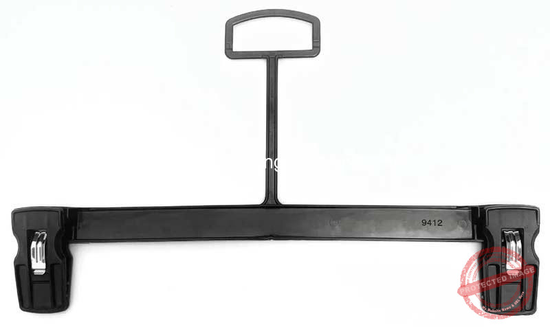 Semi-Automatic-Kids-Pants-Suit-Clip-Hanger-Plastic-Peg-and-Metal-Clip-Assembling-Machine